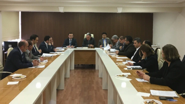 Bahçacıoğlu, liselerde süren tadilatları inceledi