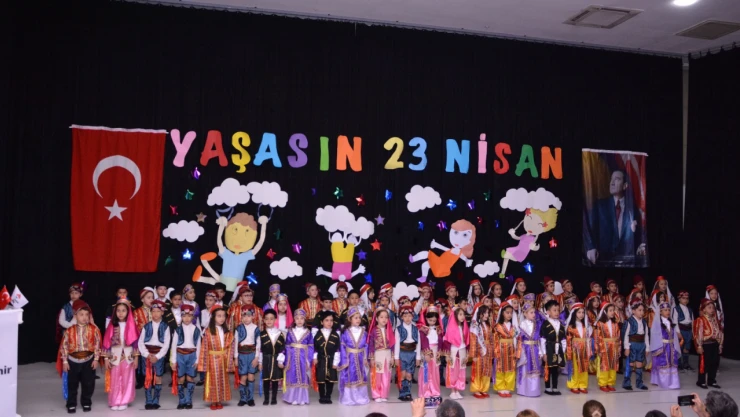 Bahçeşehir Koleji'nden Coşkulu 23 Nisan Kutlaması