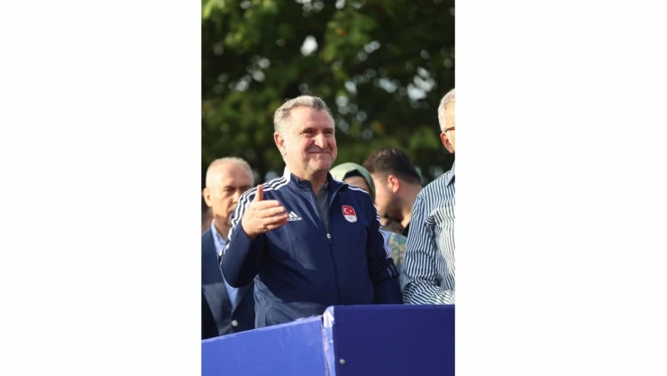 Bakan Bak: 'Bisiklet sporunun ülkemizde yayılmasını arzu ediyoruz'