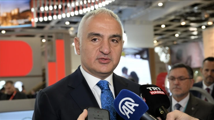 Bakan Ersoy: 'Türkiye, Rekorlar Kırarak Yoluna Devam Ediyor'