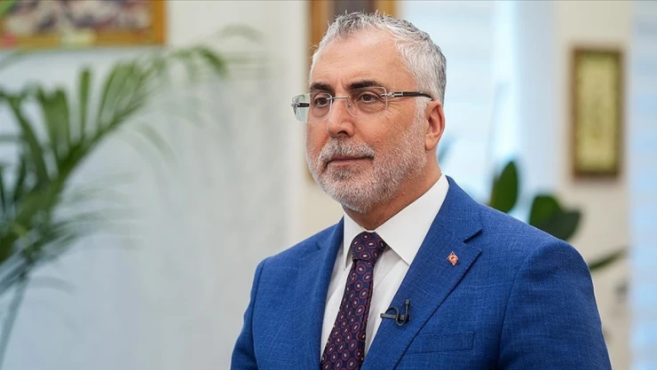 Bakan Işıkhan: 'Türkiye Yüzyılı'nın Gençleri, Üniversite Hayatınızda Yanınızdayız'