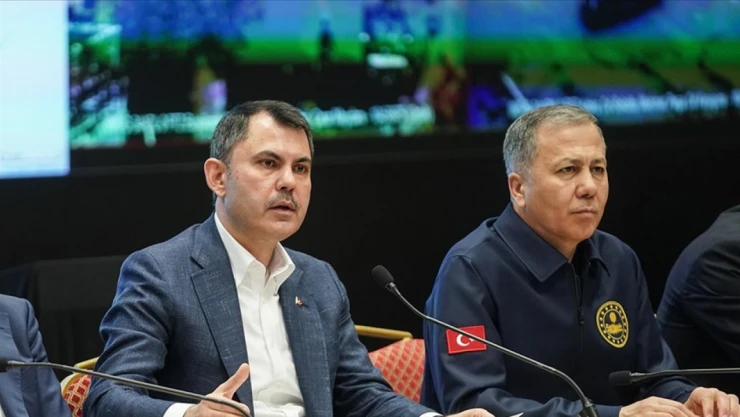 Bakan Kurum: 'Toplamda 83 Binamızın Az Hasarlı Olduğunu Tespit Ettik