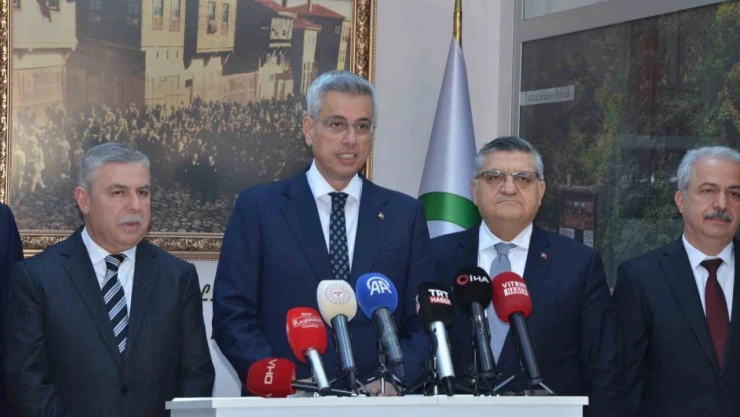 Bakan Memişoğlu'ndan Vatandaşa Çağrı: 'Ambulanslara Yol Verin'