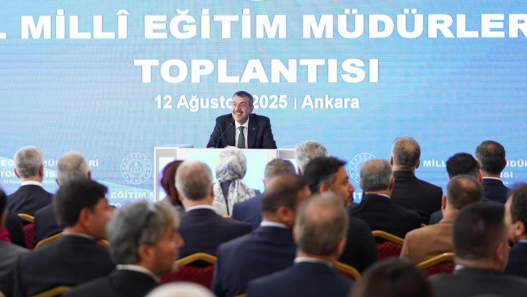 Bakan Tekin 81 İlin İl Milli Eğitim Müdürleriyle Bir Araya Geldi