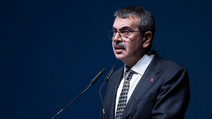 Bakan Tekin Eğitimcileri O Kongreye Davet Etti