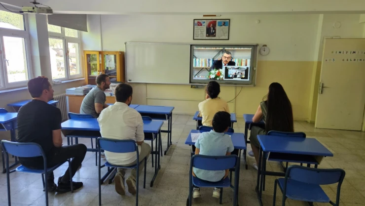 Bakan Tekin, Öğretmenlere Hitap Etti