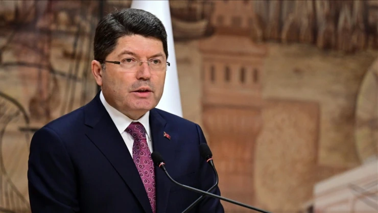 Bakan Tunç'tan 23 Nisan Kutlaması