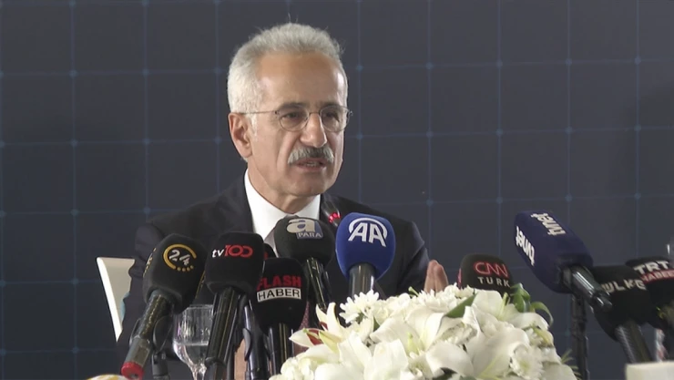 Bakan Uraloğlu: '5G'de İlk Sinyali 2026 Yılı İçerisinde Alırız'