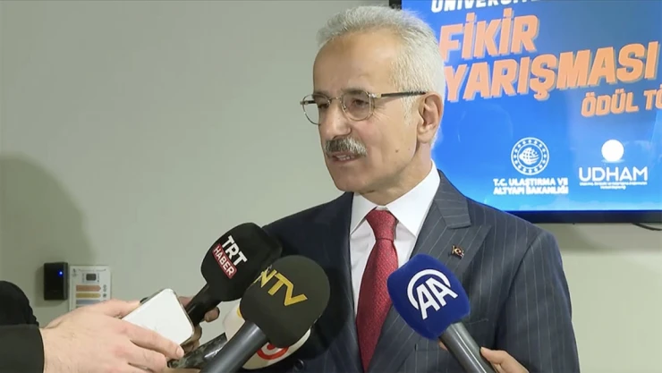 Bakan Uraloğlu'ndan Discord ve Roblox Açıklaması