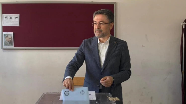 Bakan Yumaklı, Ankara'da Oyunu Kullandı