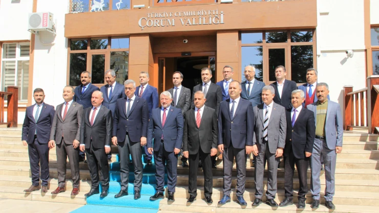 Bakanı Memişoğlu Çorum'da Sağlık Yöneticileriyle Buluştu