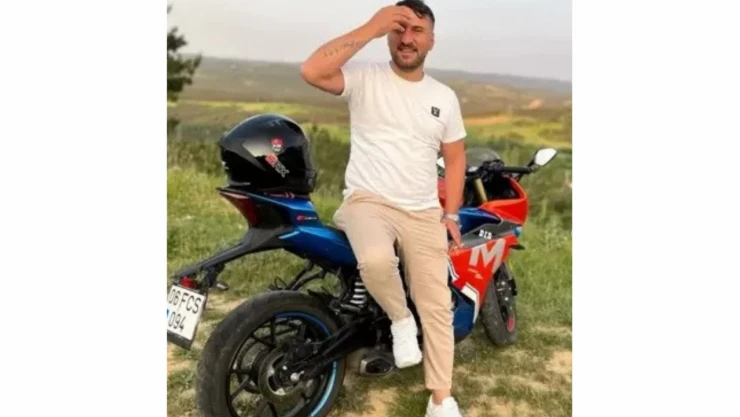 Bariyerlere Çarpan Motosikletin Sürücüsü Hayatını Kaybetti