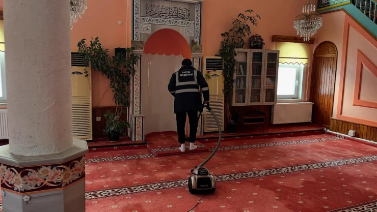 Bartın Belediyesi Ramazan Öncesi Camilerde Temizlik Çalışması Başlattı