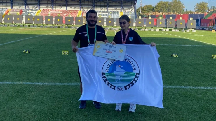 Bartın Belediyesi Sporcusu Zeynep Alya Şahin Türkiye Şampiyonu Oldu