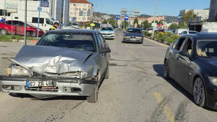 Bartın'da Feci Kaza: 3 Yaralı