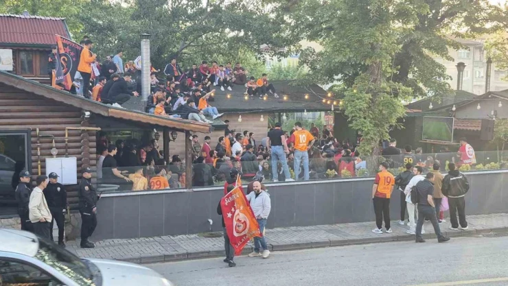 Bartın'da Galatasaray Taraftarlarından İlginç Görüntüler
