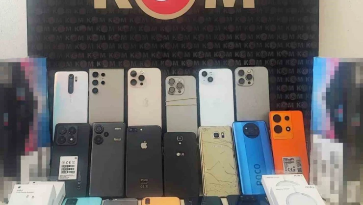 Gümrük Kaçağı Cep Telefonları Ele Geçirildi