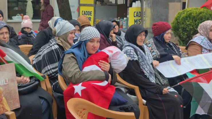 Bartın'da Kanlı Kefenle İsrail Protestosu
