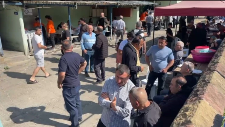 Bartın'da Kurbanlar Dualarla Kesildi