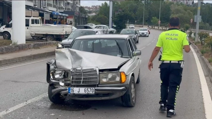 Bartın'da Trafik Kazası: 2 Yaralı