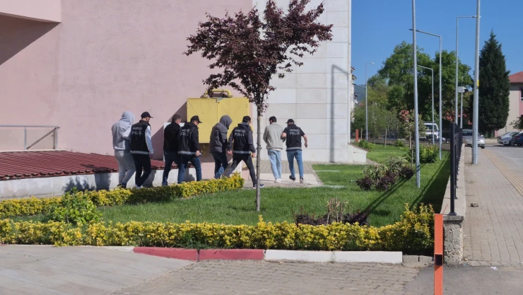 Bartın'da Uyuşturucu Tacirlerine Operasyon