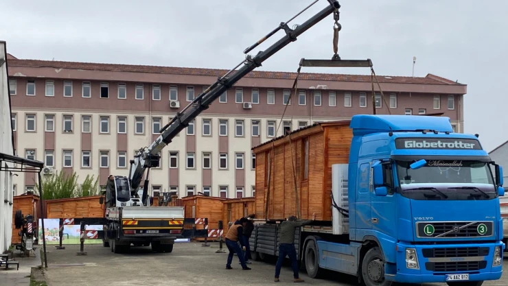 Bartın'dan deprem bölgesine ahşap sınıflar gönderildi
