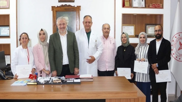 Başarılı Personele Belge Verildi