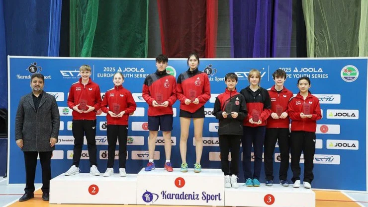 Başarıya Doymuyorlar