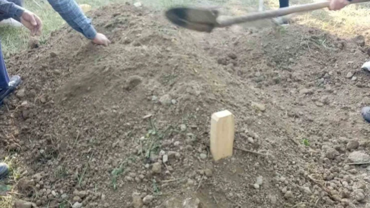 Başı Kesilerek Öldürülen Adem Yeşilgil Toprağa Verildi