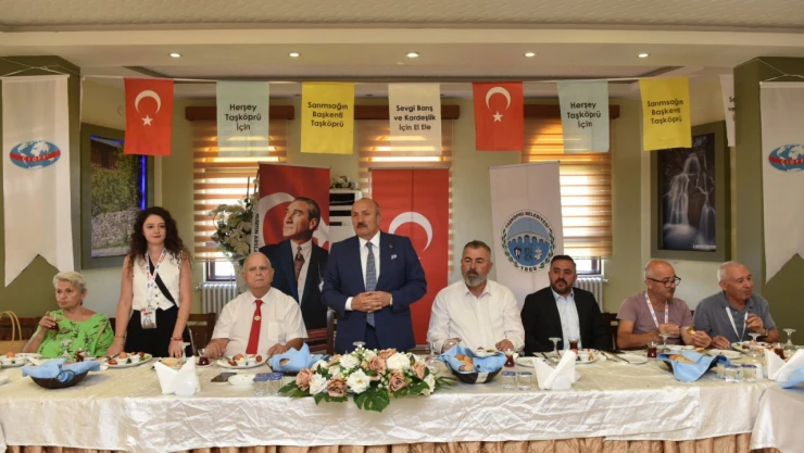 Başkan Arslan Halk Oyunları Ekipleriyle Kahvaltıda Bir Araya Geldi