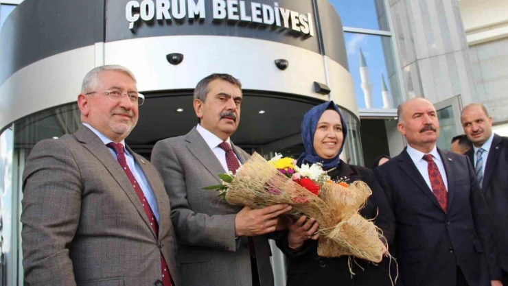 Başkan Aşgın Taleplerini Bakan Tekin'e İletti