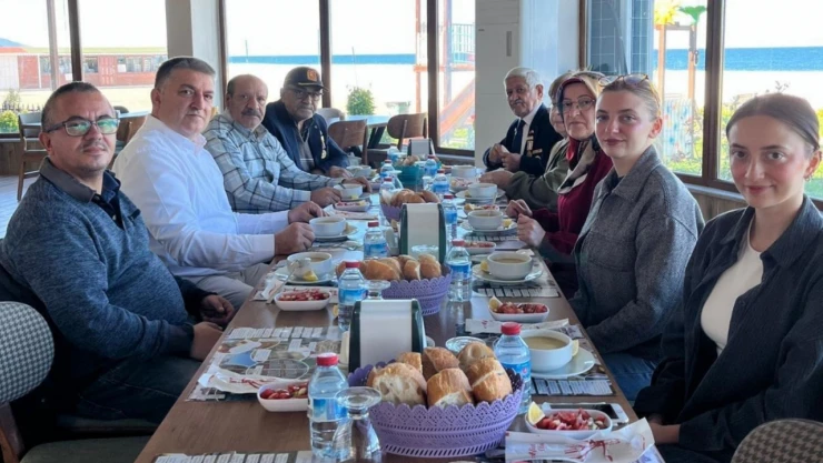 Başkan Uzuner, Gazileri Ağırladı