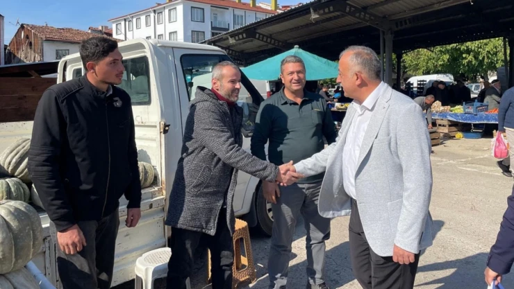 Başkan Yazkan'dan Cuma Pazarı Ziyareti