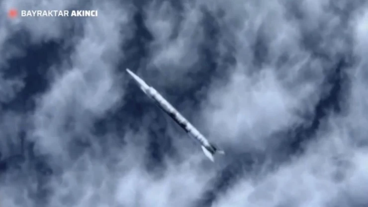 Bayraktar Akıncı'dan Füze Atışı Testi