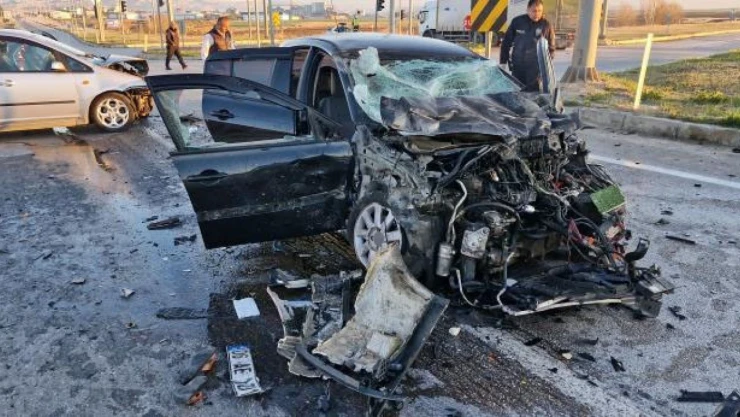 Bayram Tatili Yolunda Zincirleme Kaza: 9 Yaralı