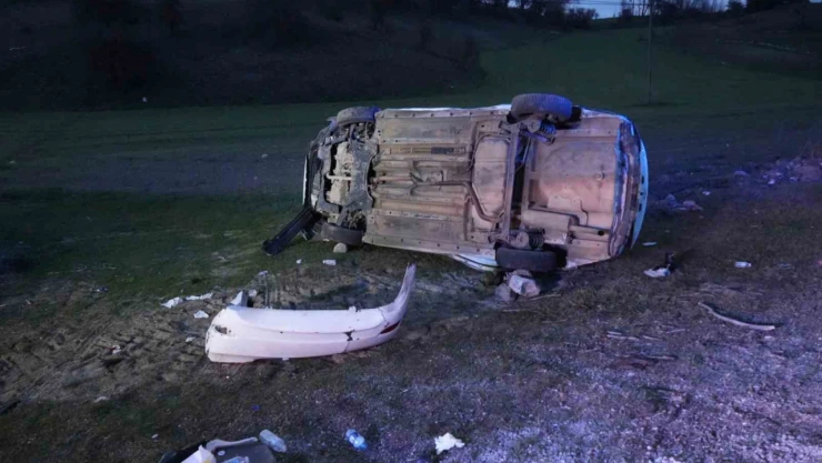 Bayram Tatiline Giden Aile Kaza Yaptı: 5 Yaralı