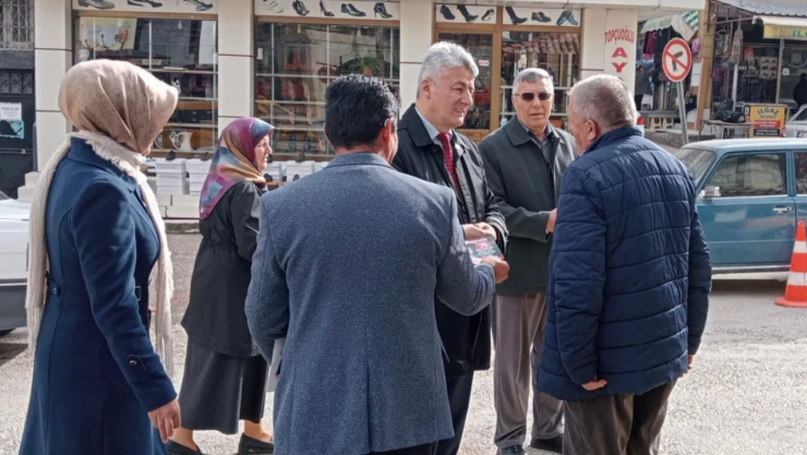 Belediye Başkan Adayı Topaloğlu: 'Beş Dakika Düşünelim Beş Yıl Kaybetmeyelim'