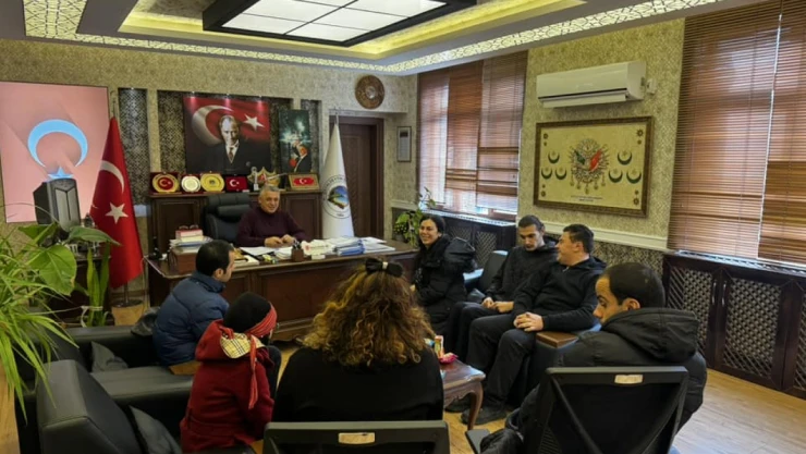 Belediye Başkanı Demir Misafirlerini Ağırladı