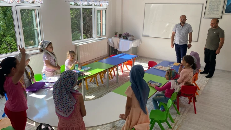 Belediye Başkanı Kavaklıgil, Yaz Kur'an Kurslarını Ziyaret Etti