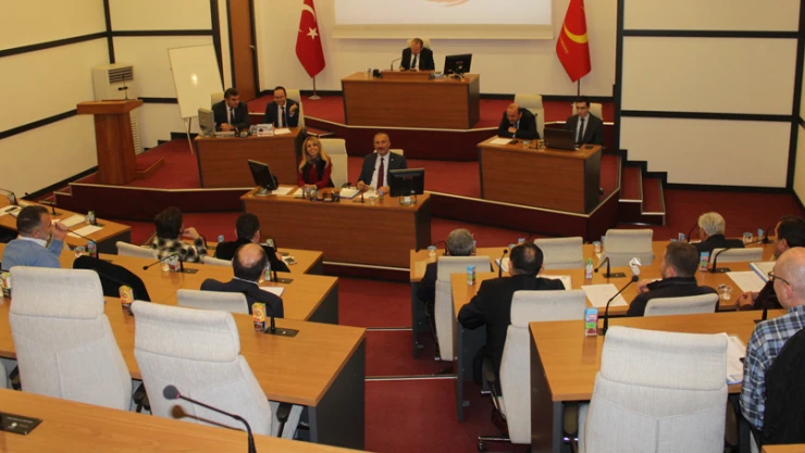 Belediye Meclisi'nde kapatılan kavşak konuşuldu