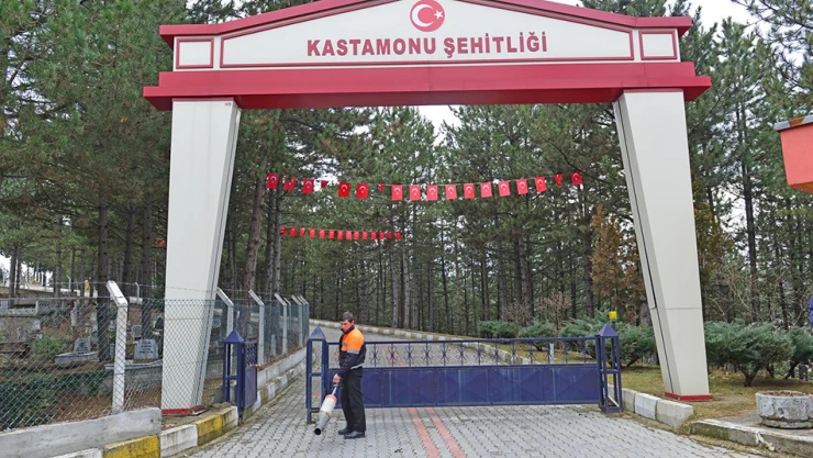 Belediye'den 'Şehitliğe' özel ilgi