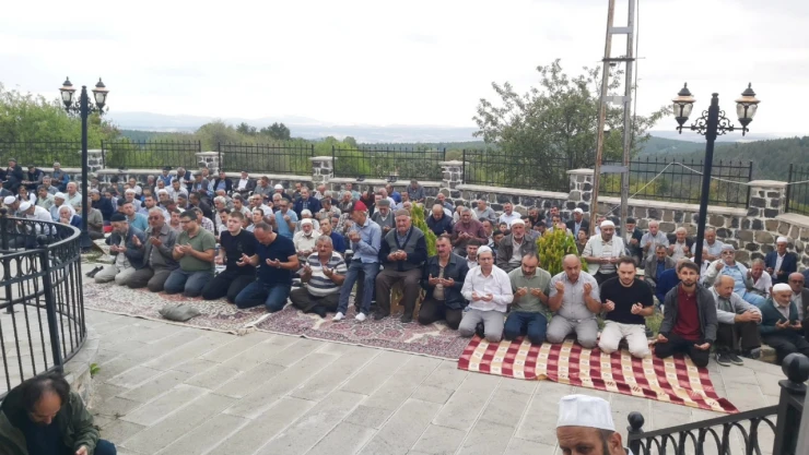 Benlisultan'da Yağmur Duası Yapıldı