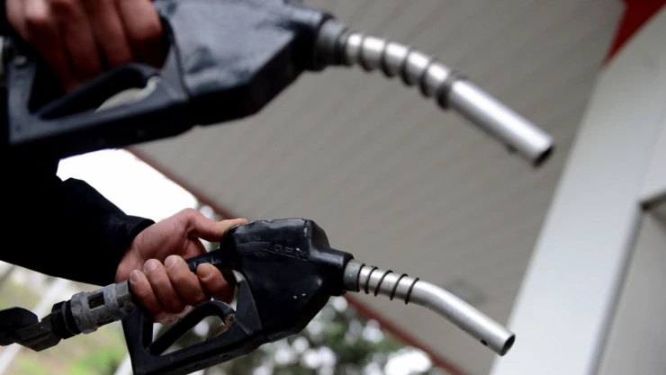 Benzine zam! Ortadoğu'daki savaş akaryakıtı vurdu!