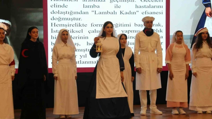 Hemşirelik Haftası'na Özel Tarihi Defile