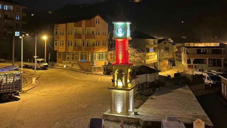 Beycuma'ya Madenci Heykeli Saat Kulesi