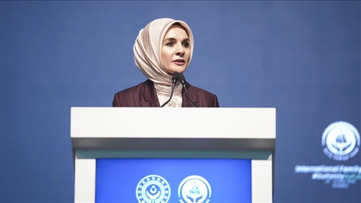 Bildiriye İlk İmza Türkiye'den