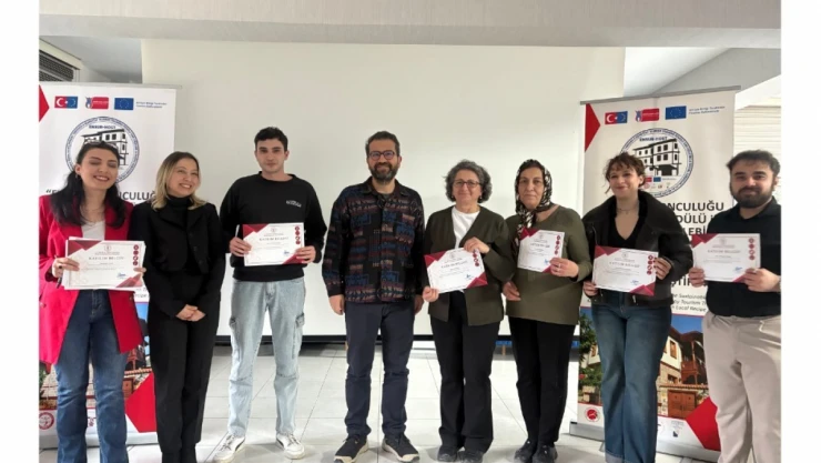 Bin Kişi Ev Pansiyonculuğunu Öğrenerek Sertifika Aldı