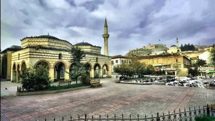 Bir tarih canlanıyor