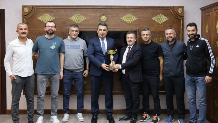 Bölge Şampiyonu Öğretmenlerden İl Müdürü Gümüş'e Ziyaret