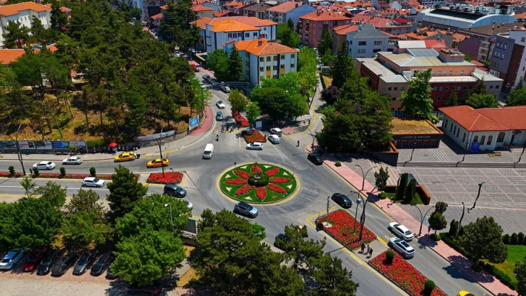 Bolu Belediyesi Şehri Gül Bahçesine Dönüştürdü